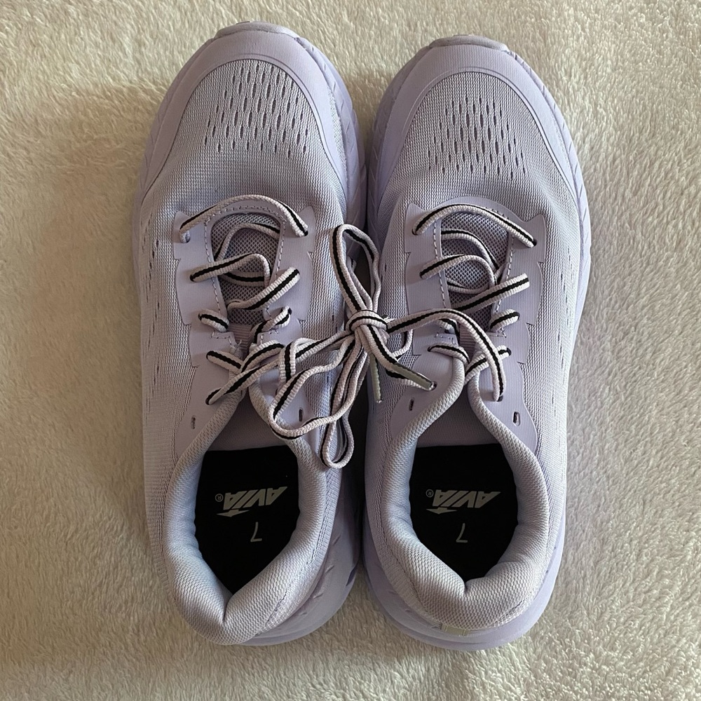 AVIA SNEAKERS